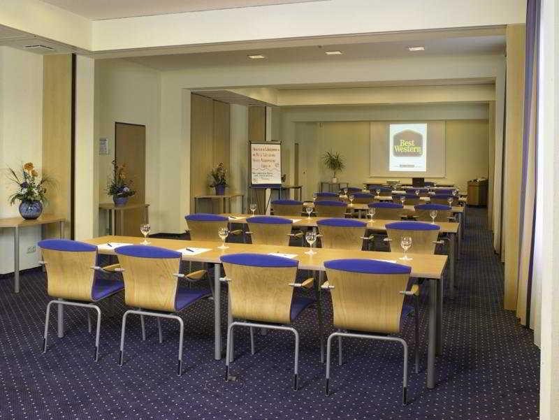 Hotel Tryp By Wyndham Luebeck Aquamarin Esterno foto