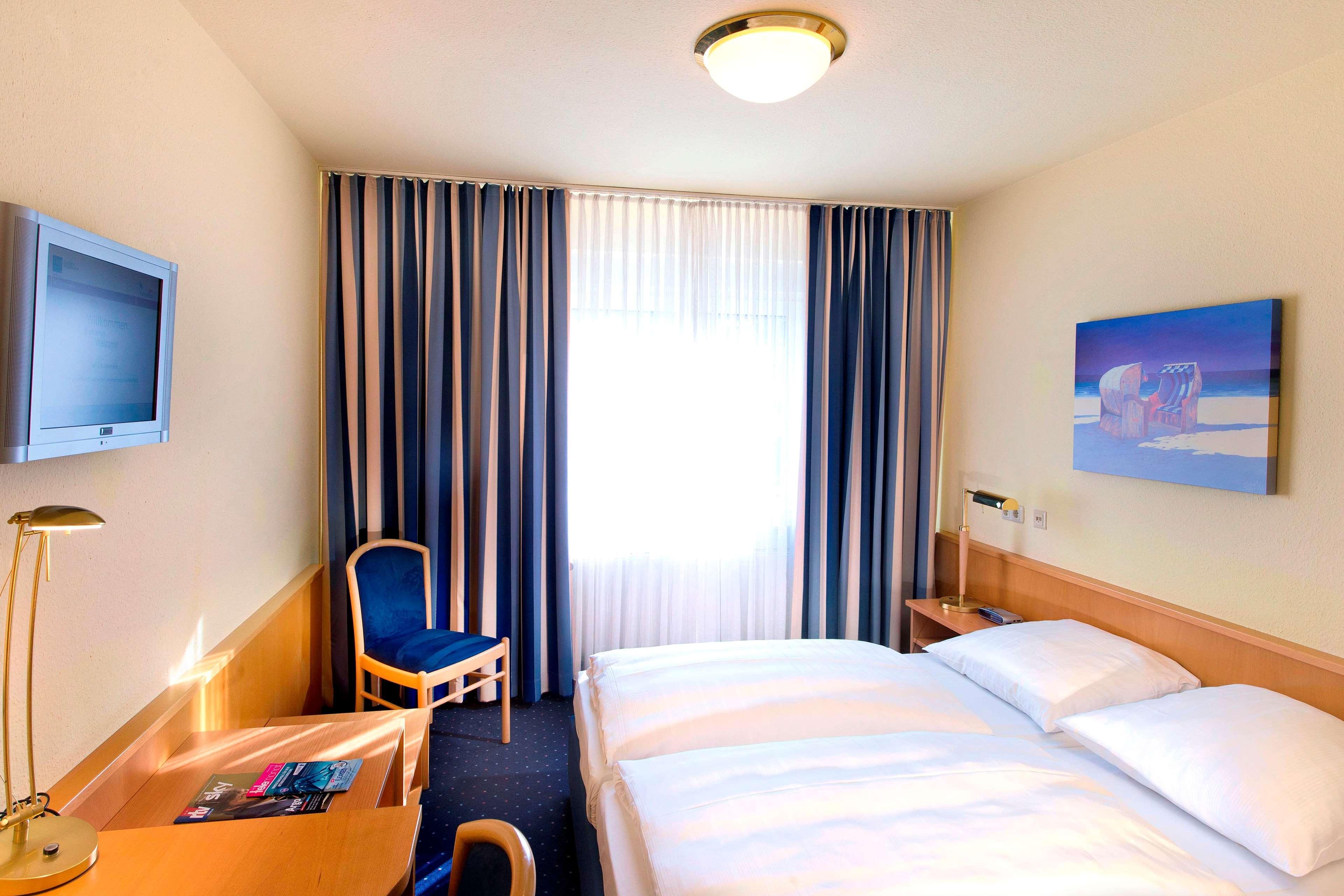 Hotel Tryp By Wyndham Luebeck Aquamarin Camera foto