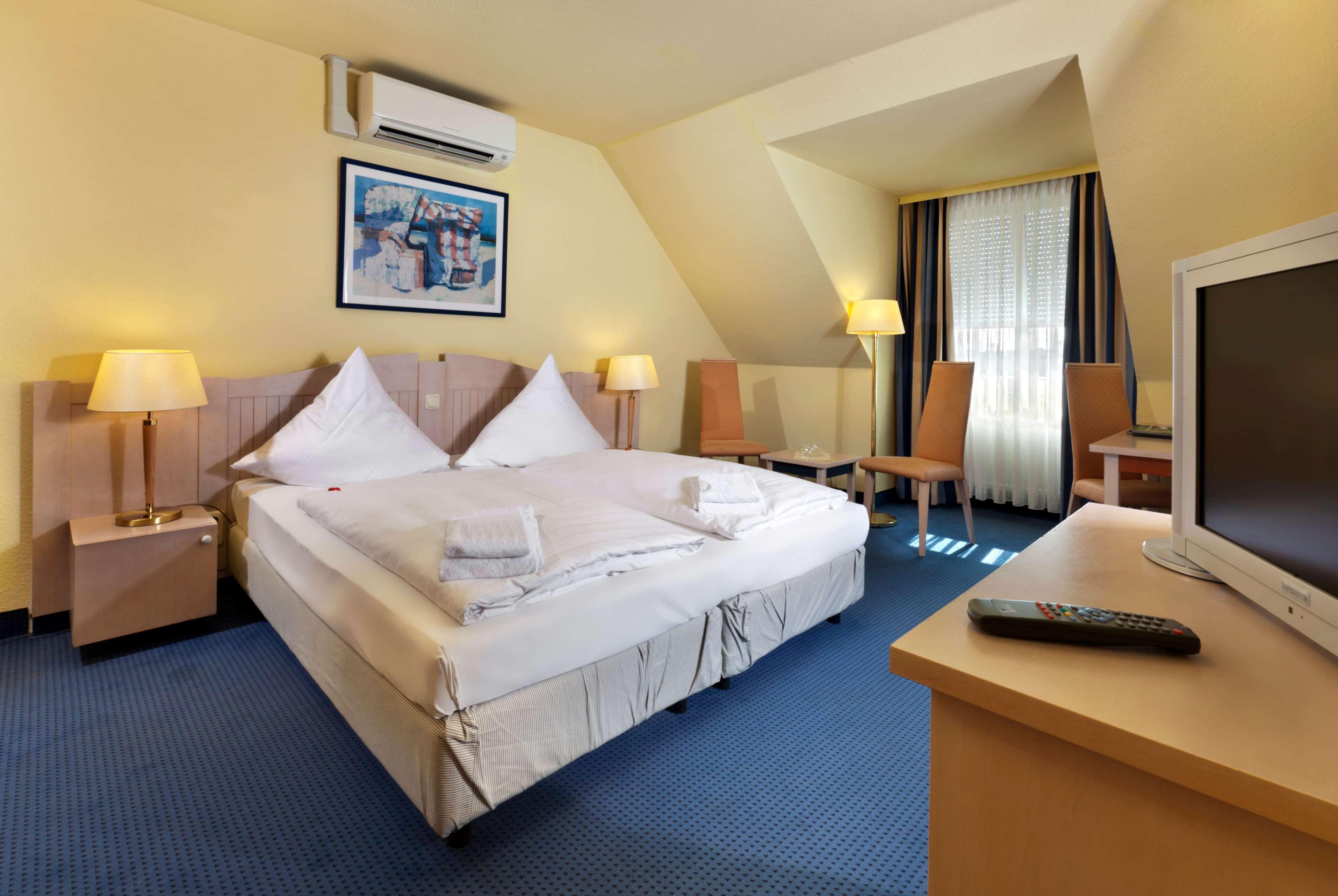 Hotel Tryp By Wyndham Luebeck Aquamarin Camera foto
