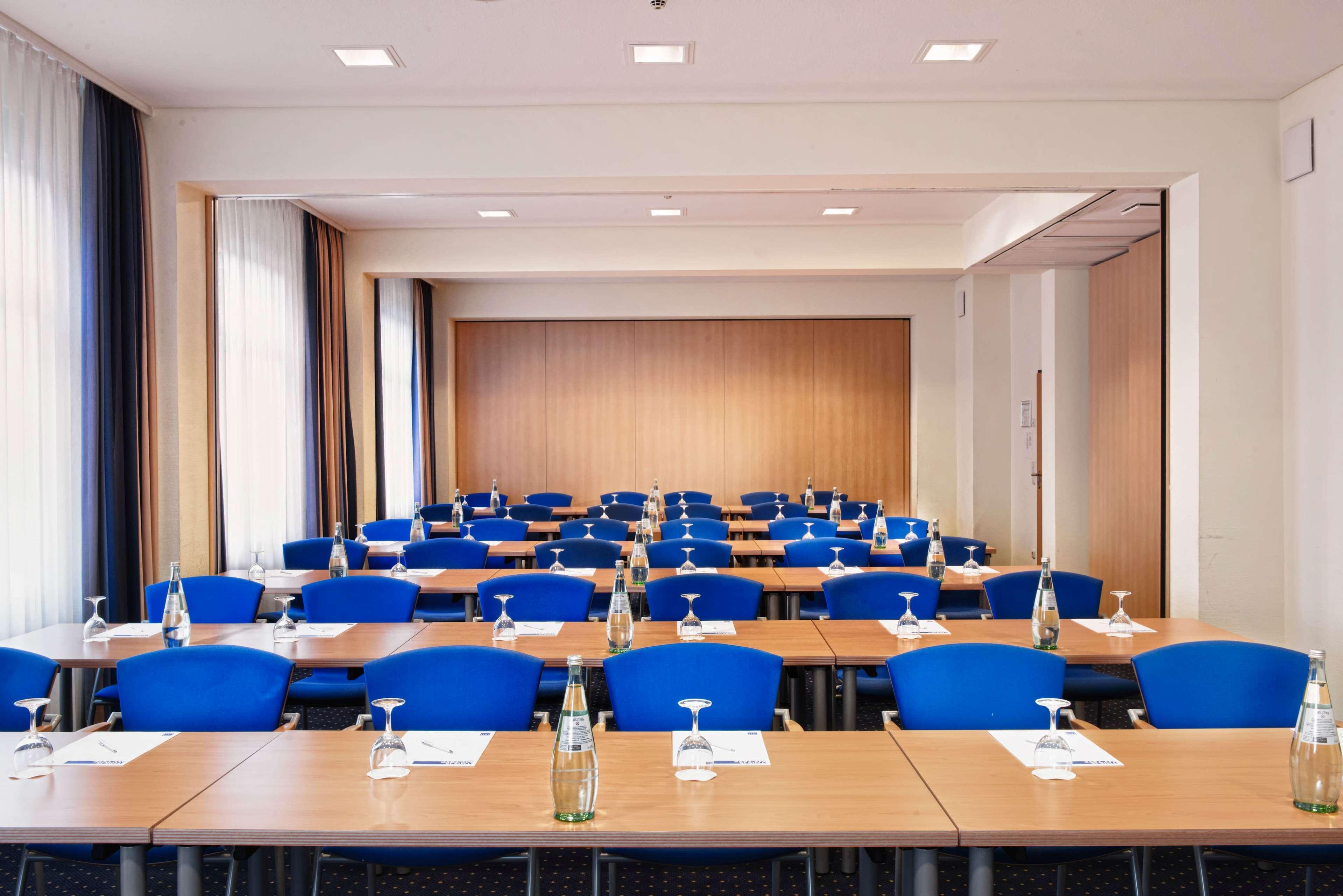 Hotel Tryp By Wyndham Luebeck Aquamarin Esterno foto