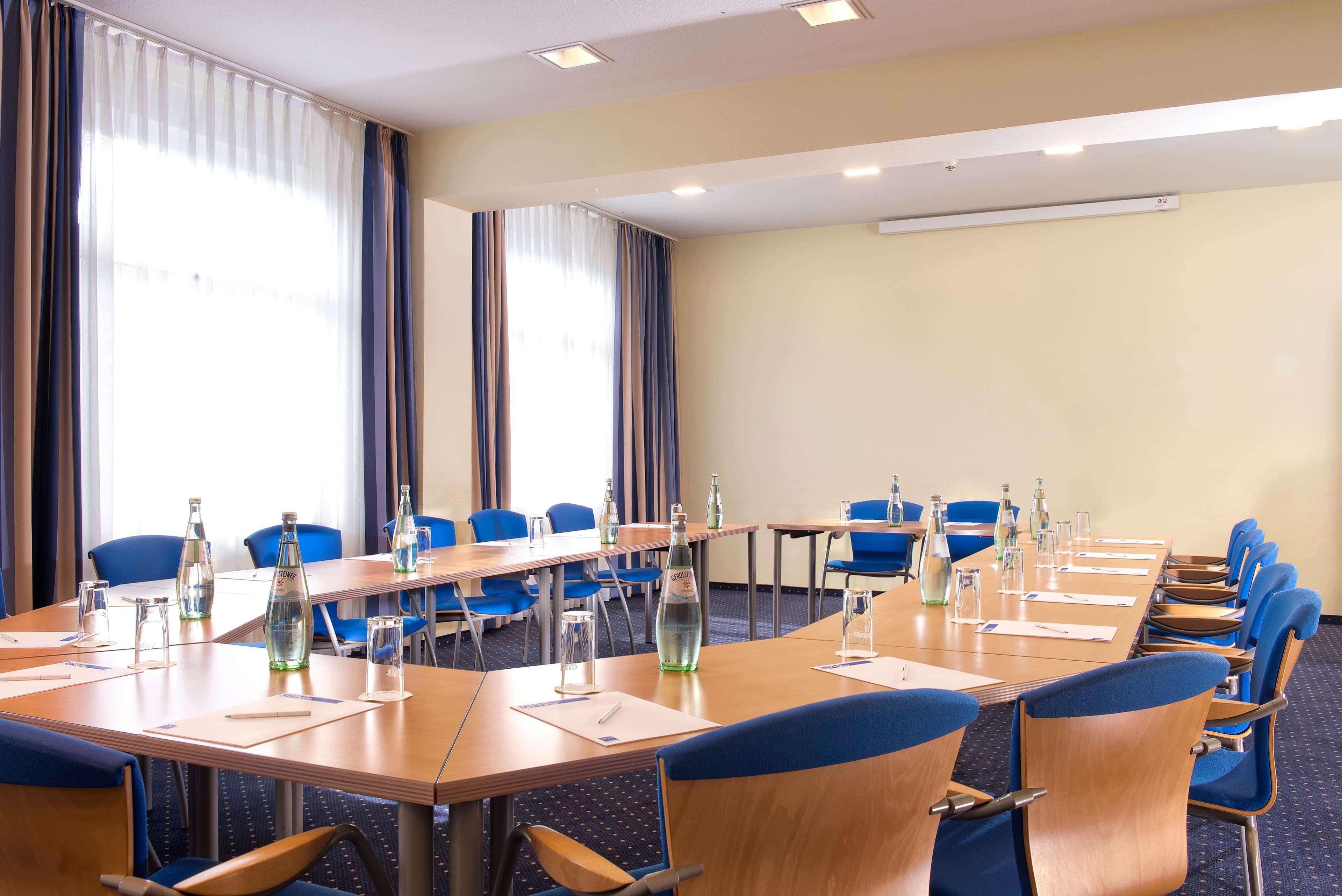 Hotel Tryp By Wyndham Luebeck Aquamarin Esterno foto