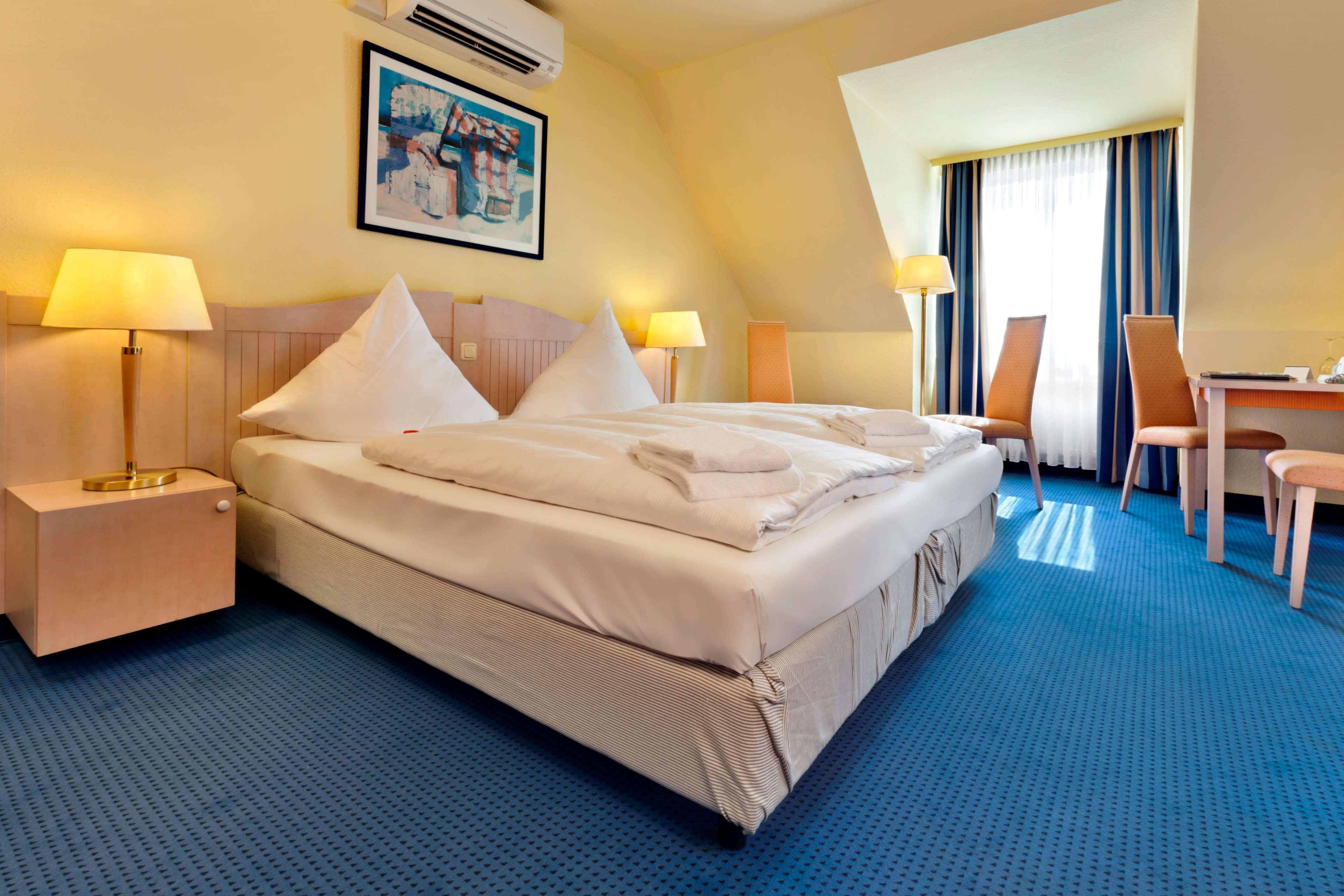Hotel Tryp By Wyndham Luebeck Aquamarin Camera foto